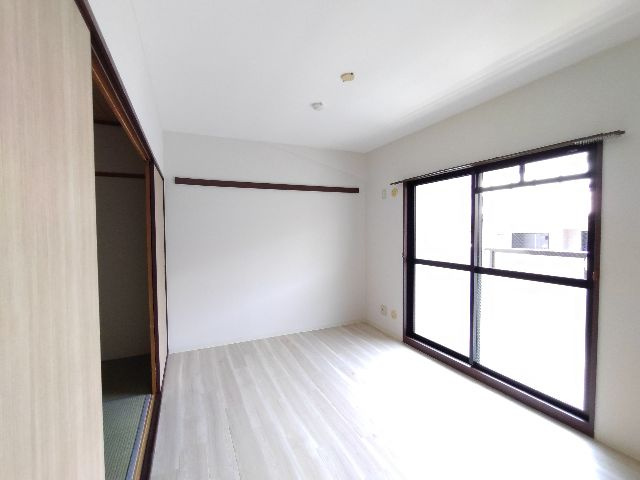 芦屋市清水町の賃貸マンションの居間・リビング