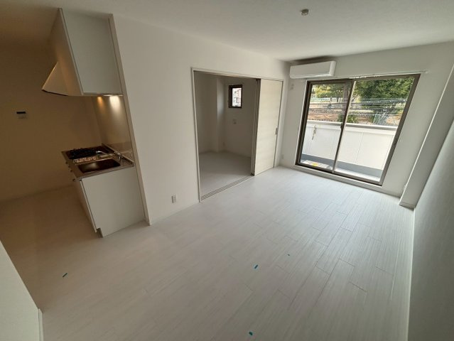 神戸市灘区篠原本町４丁目の賃貸マンションの居間・リビング