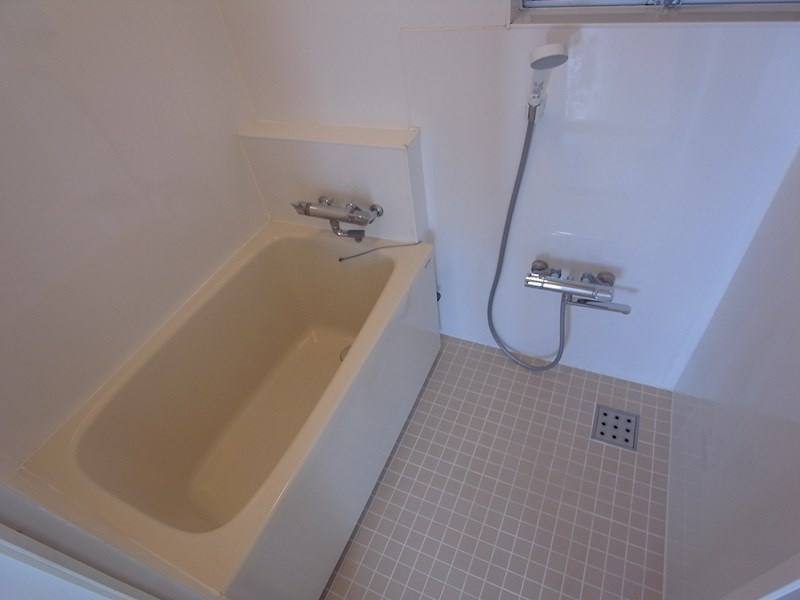 芦屋市大桝町の賃貸マンションの浴室