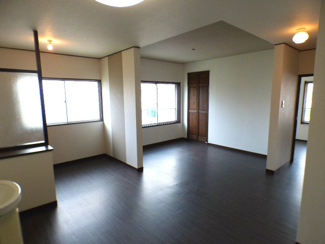 芦屋市大桝町の賃貸マンションの居間・リビング