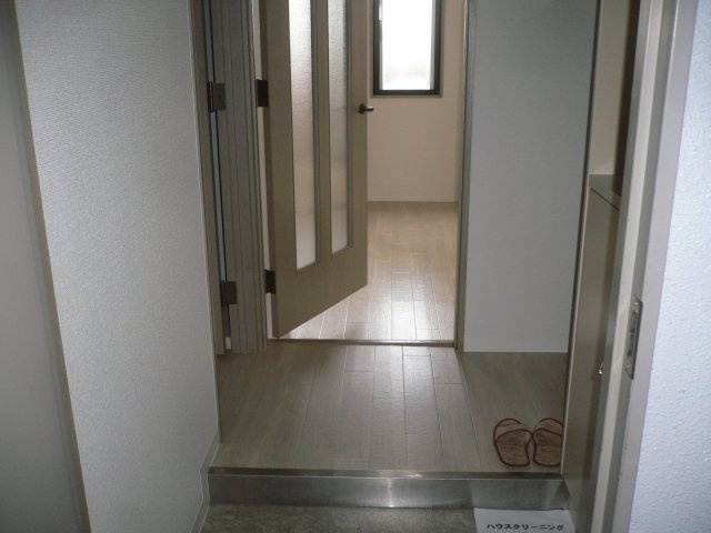 神戸市東灘区甲南町３丁目の賃貸マンションの玄関