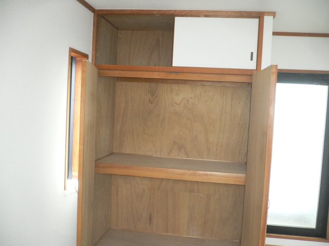 神戸市東灘区甲南町３丁目の賃貸マンションの収納