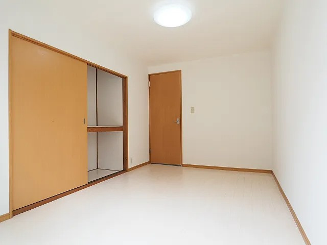 神戸市灘区楠丘町５丁目の賃貸マンションの居間・リビング