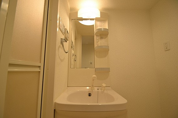 神戸市中央区筒井町３丁目の賃貸マンションの洗面所