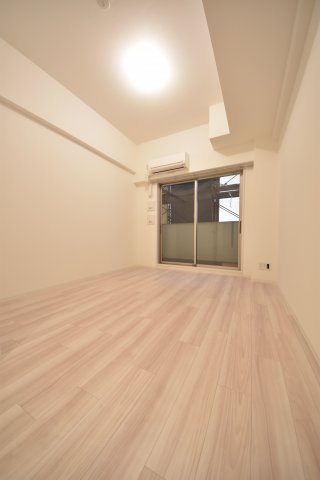 神戸市中央区中町通４丁目の賃貸マンションの居間・リビング