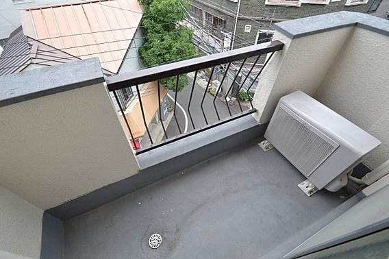 神戸市中央区二宮町２丁目の賃貸マンションのバルコニー