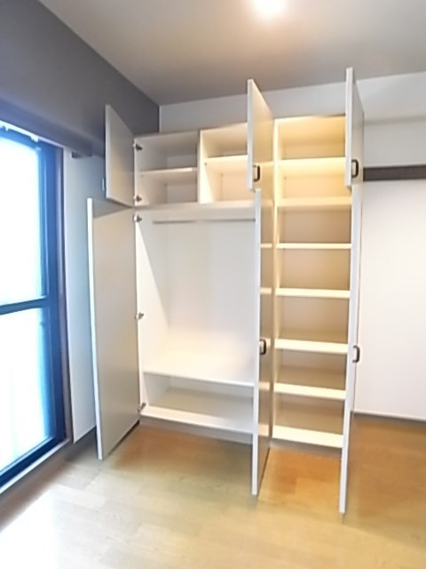 神戸市中央区中山手通４丁目の賃貸マンションの収納