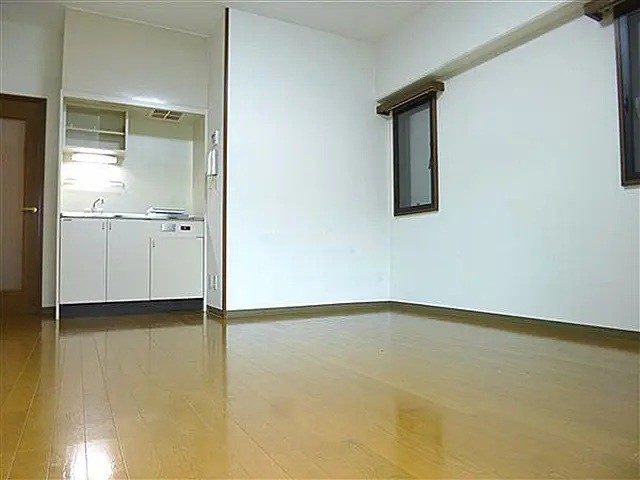 神戸市中央区中山手通４丁目の賃貸マンションの居間・リビング