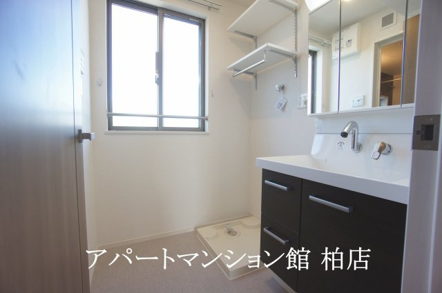 クレードルの洗面所|同施工会社、同型タイプです