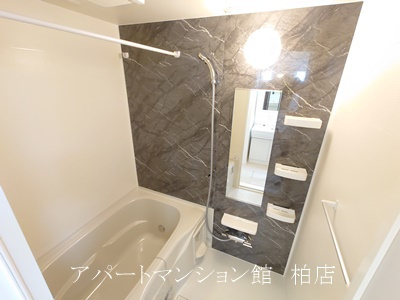 クレードルの駐車場