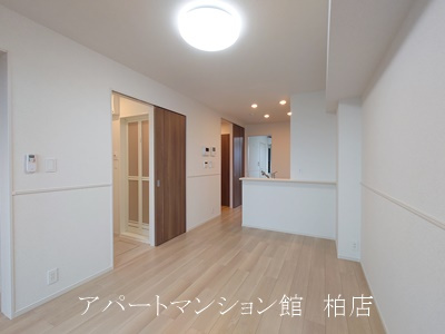 クレードルの収納|同施工会社、同型タイプです