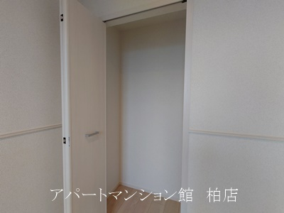 クレードルの収納|同施工会社、同型タイプです