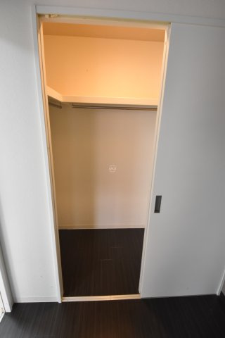 サニーハウス天満橋の収納|サニーハウス天満橋　ウォークインクローゼット