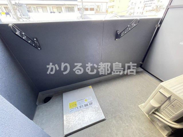 ワールドアイ都島駅前のバルコニー