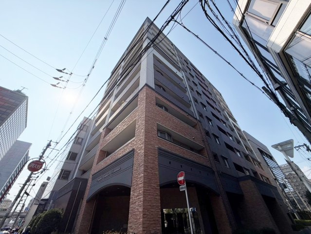 プロパレス江坂公園ロマネスタの外観