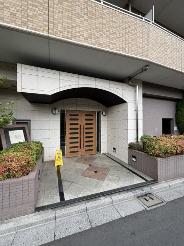 グランドハイツ田端のエントランス