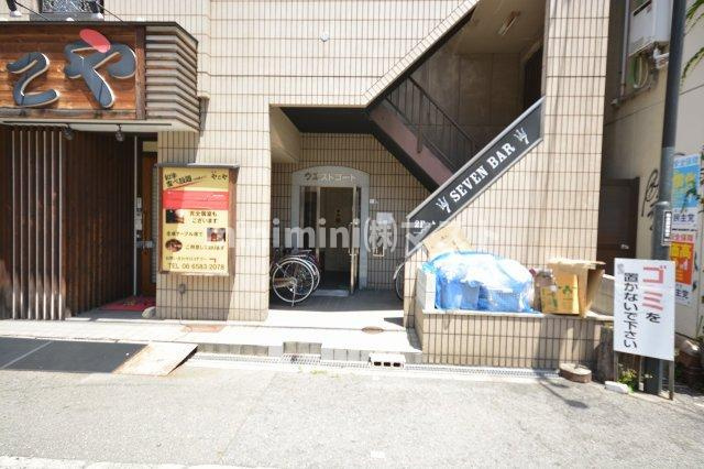 大阪市西区九条１丁目の賃貸マンションのエントランス