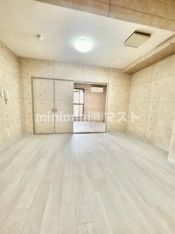 大阪市西区九条１丁目の賃貸マンションの居間・リビング