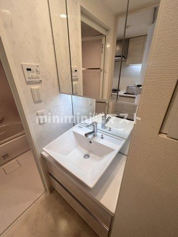 大阪市西区京町堀２丁目の賃貸マンションの独立洗面台