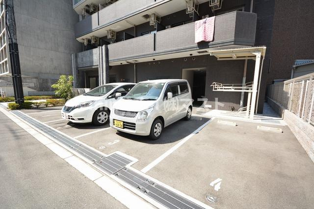 大阪市西区立売堀５丁目の賃貸マンションの駐車場
