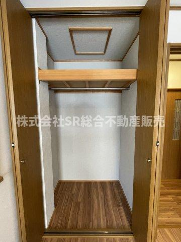 南上小阪中古戸建の収納|お洋服もたくさん収納できます！