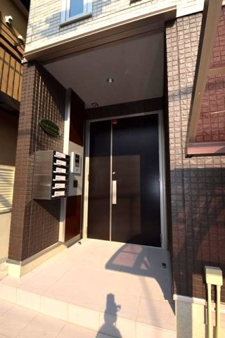 ジャルディネットKのエントランス