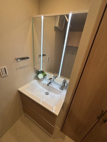ストーク両国秀山の洗面所