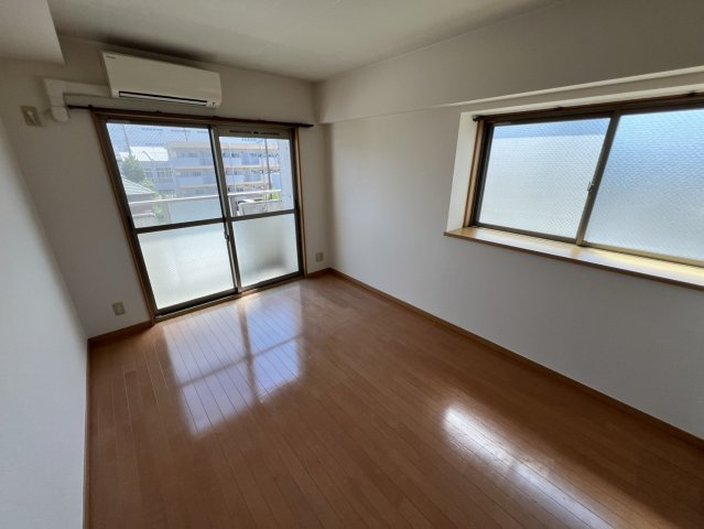 コーポラスヤスイの居間・リビング