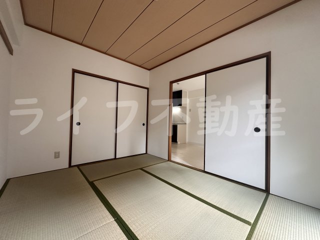 ロイヤルマツイの和室
