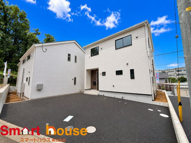 町田市薬師台第1　新築全13棟の外観|閑静な住宅街に堂々登場！ナチュラルで温かみのある木目調の内装も魅力です。土日祝日即日ご案内可能です♪
