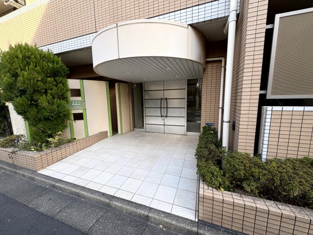 メゾン西馬込のエントランス