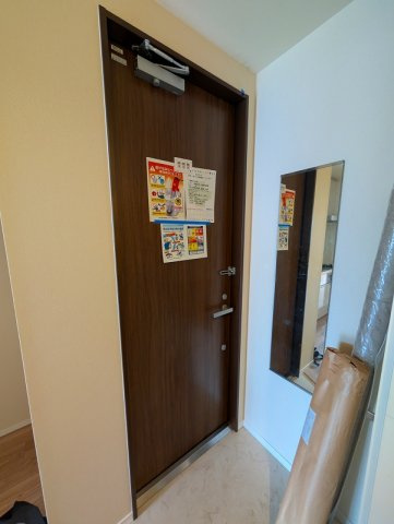 グランソレイユ大井の玄関