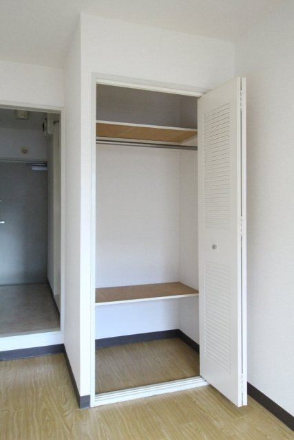 シティクレスト壱番館の収納|クローゼット