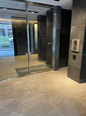 ヒューゲル本郷のエントランス