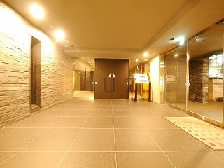 ガーラステーション横濱関内のエントランス