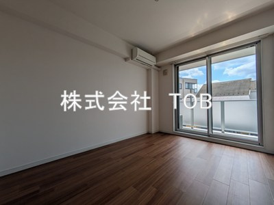 【内装】 | Belize　Villa-ベリーズビラ- | リビング側洋室