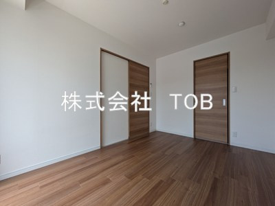 【内装】 | Belize　Villa-ベリーズビラ- | リビング側洋室