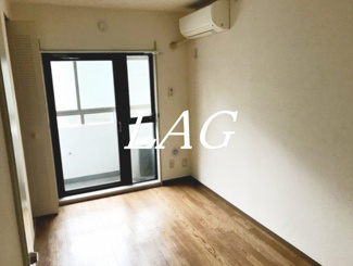 【居間・リビング】 | オータム・イン・ニューヨーク | 洋室のお部屋です。