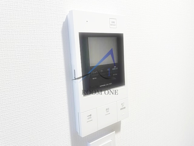 ウェルスクエア高井戸東のセキュリティ|モニター付インターホンです。