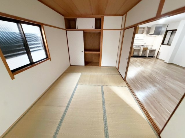 カルフールの居間・リビング