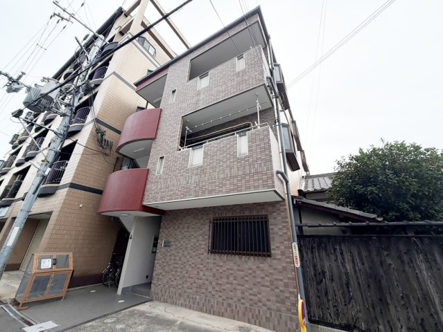 カルフールの外観