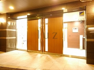 日神デュオステージ三ツ沢公園のエントランス