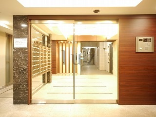 日神デュオステージ三ツ沢公園のエントランス