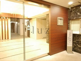 日神デュオステージ三ツ沢公園のエントランス