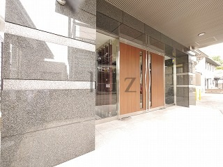 日神デュオステージ三ツ沢公園のエントランス