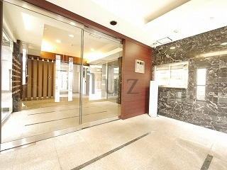 日神デュオステージ三ツ沢公園のエントランス