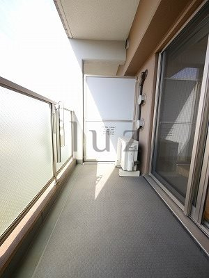 日神デュオステージ三ツ沢公園のバルコニー