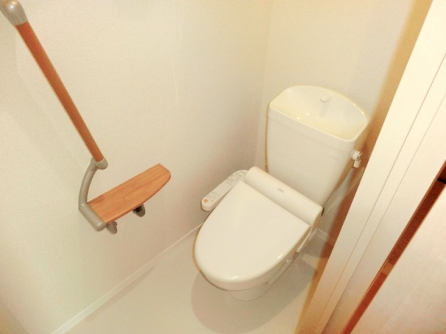 暖房洗浄便座付きのトイレです♪