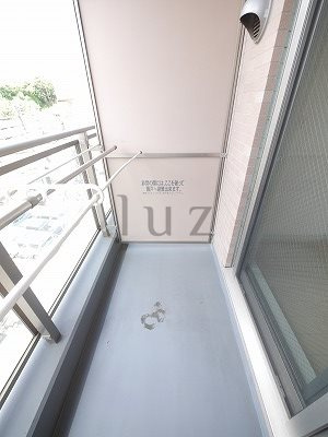アーバンシュロス綱島のバルコニー