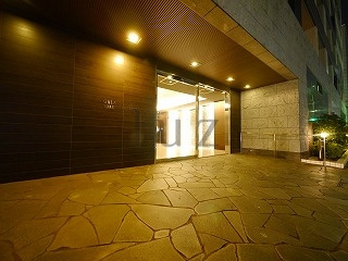 ガーラプレシャス横濱関内のエントランス